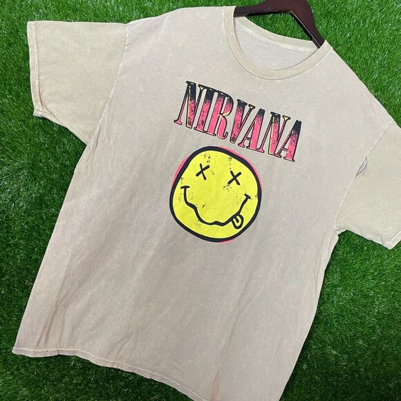 Nirvana Vintage Style Rock T-shirt, Classic Smiley Logo size Large - Picture 3 of 5